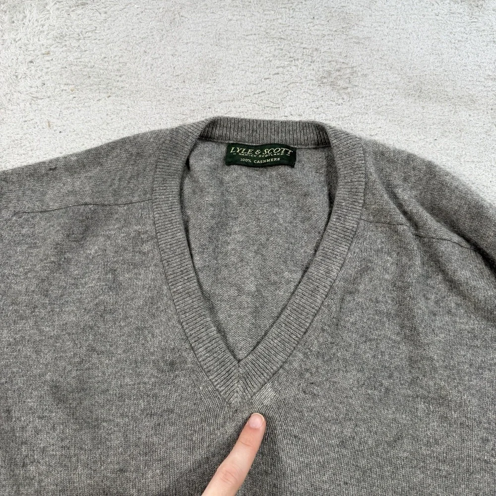 Lyle & Scott Sweater Mens XL Grey 100% Cashmere V-Neck Scotland Pullover Soft